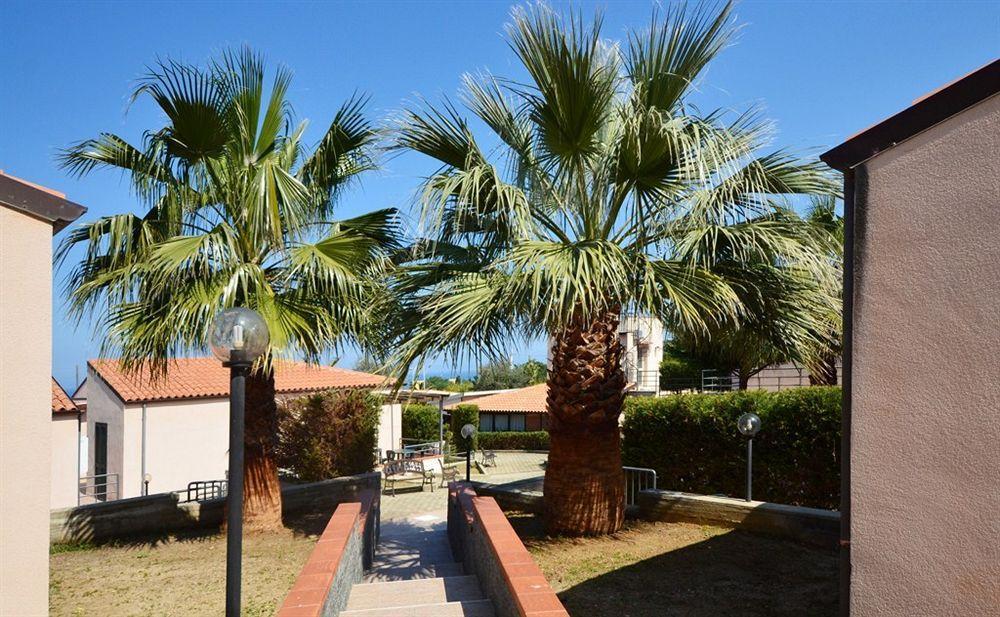 Residence Il Patio Cefalu Bagian luar foto