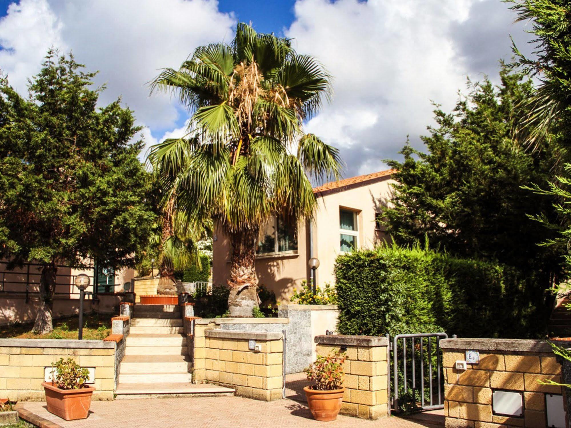 Residence Il Patio Cefalu Bagian luar foto